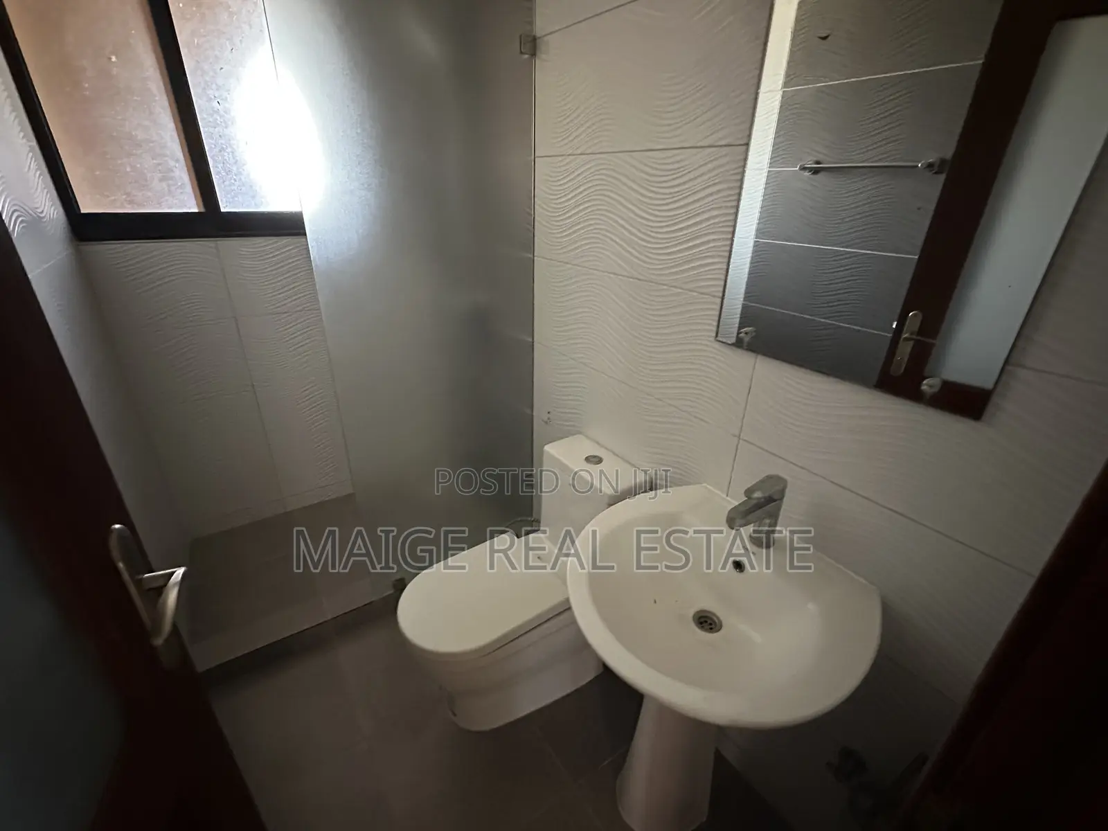 Furnished 3bdrm Apartment in Upanga East for sale