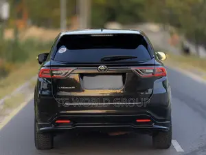 Toyota Harrier 2.0 2014 Black