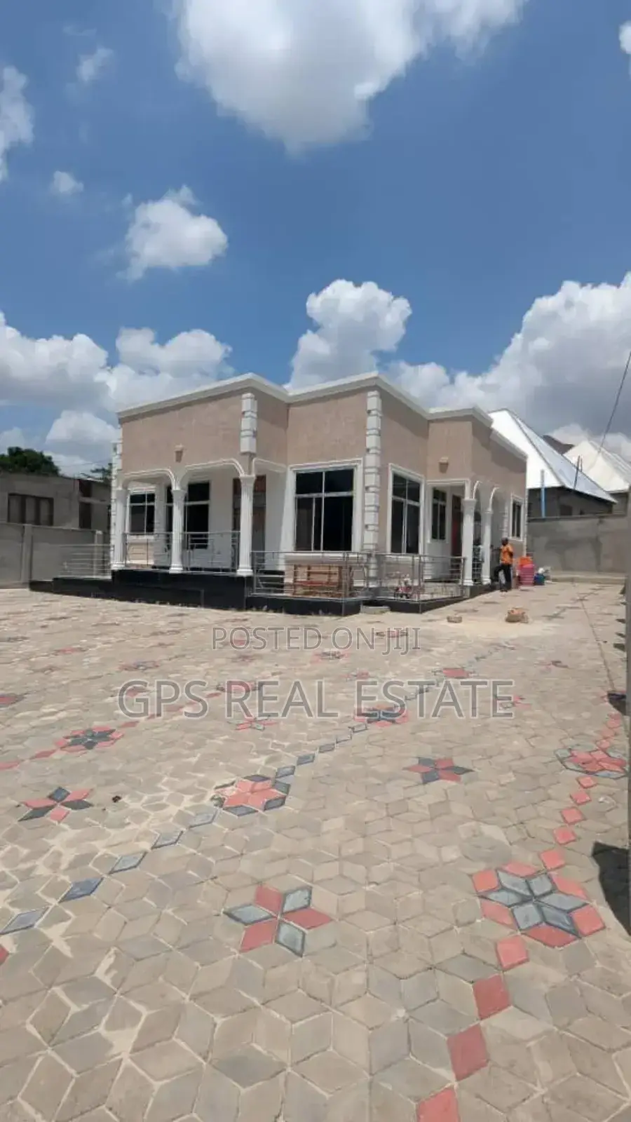 3bdrm House in Kifuru, Kinondoni for sale