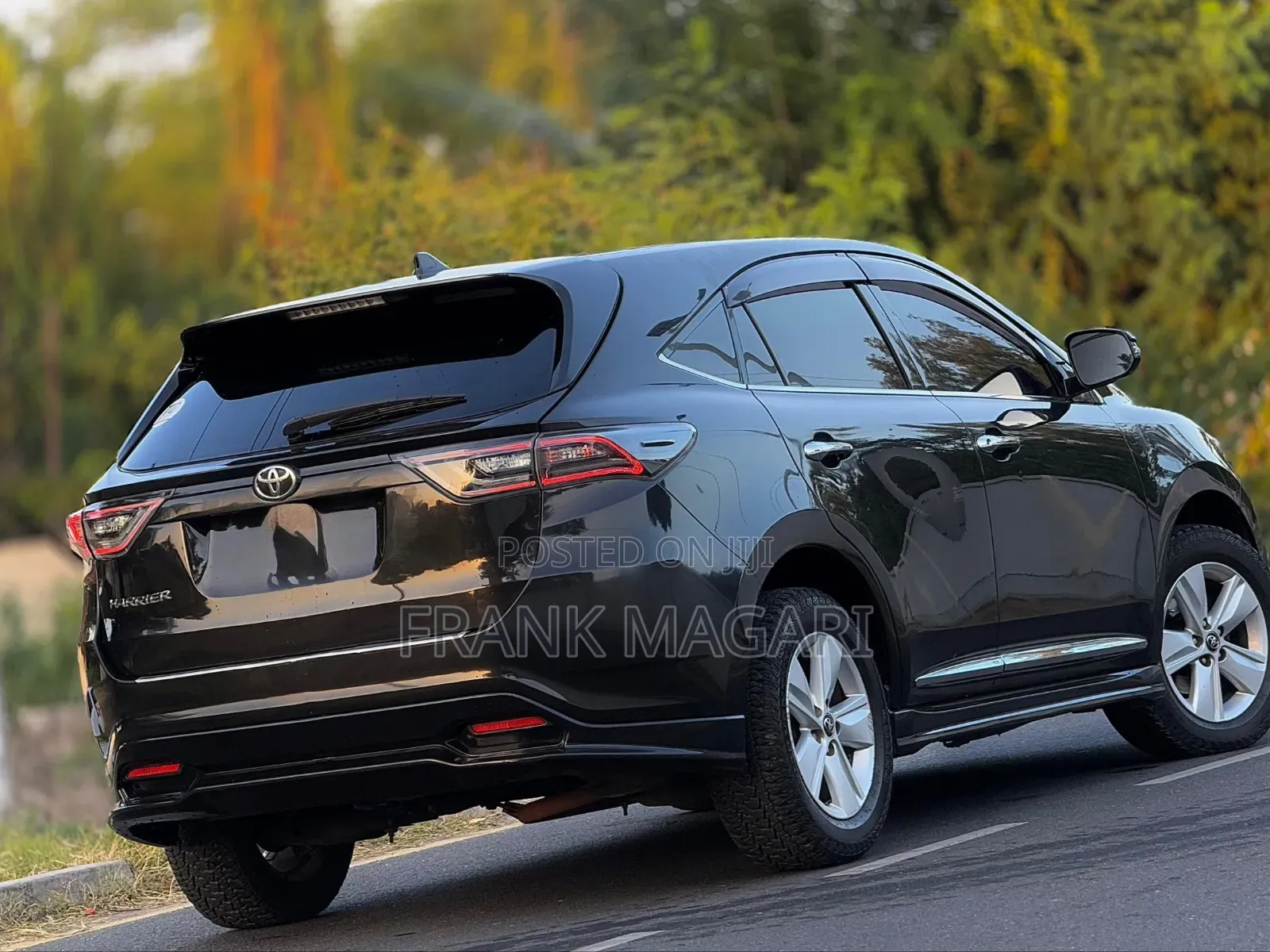 Toyota Harrier 2.0 2014 Black