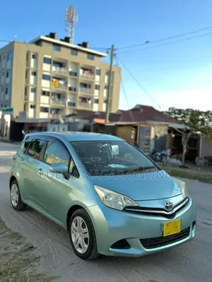 Toyota Ractis 2012 Silver