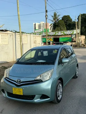 Toyota Ractis 2012 Silver