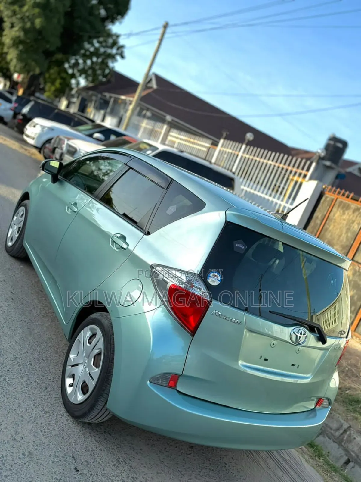 Toyota Ractis 2012 Silver