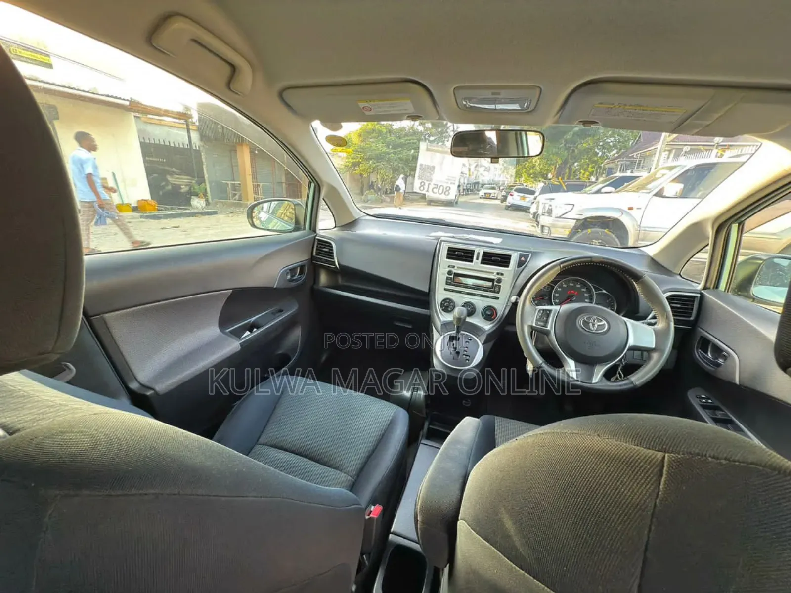 Toyota Ractis 2012 Silver