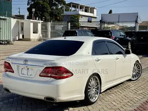 Toyota Crown 2009 White