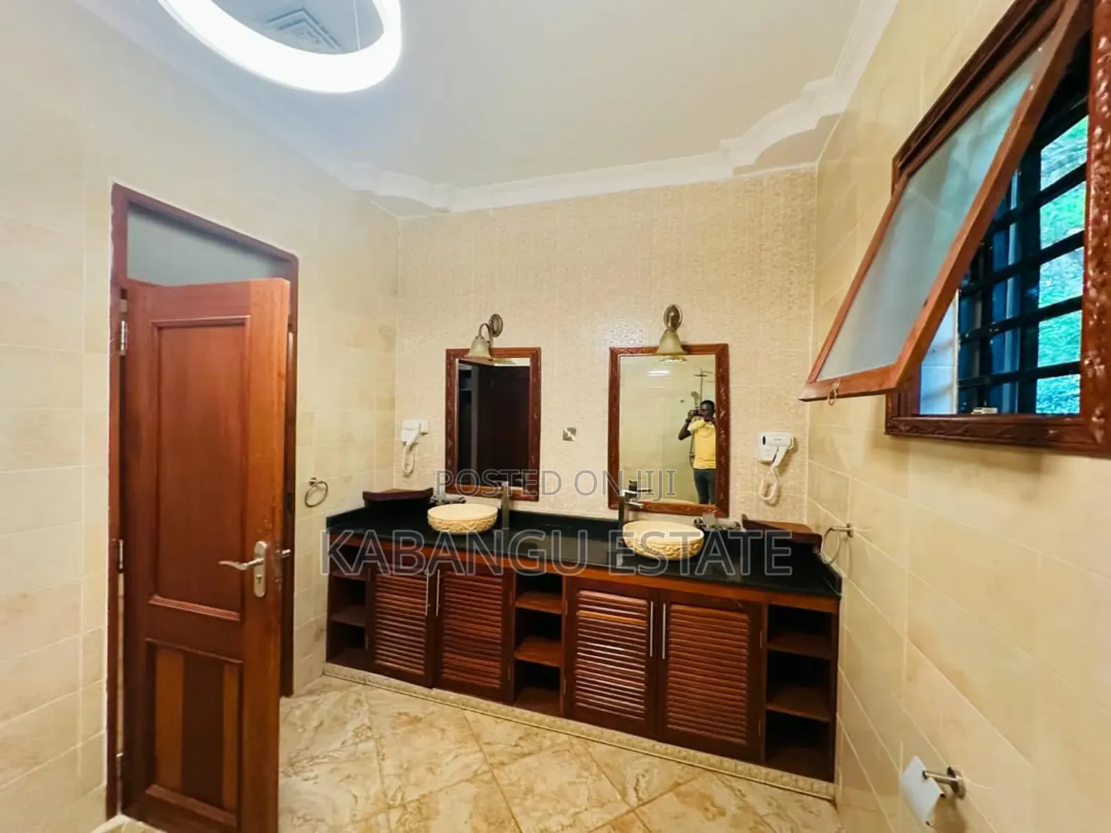 4bdrm Villa in Masaki for rent