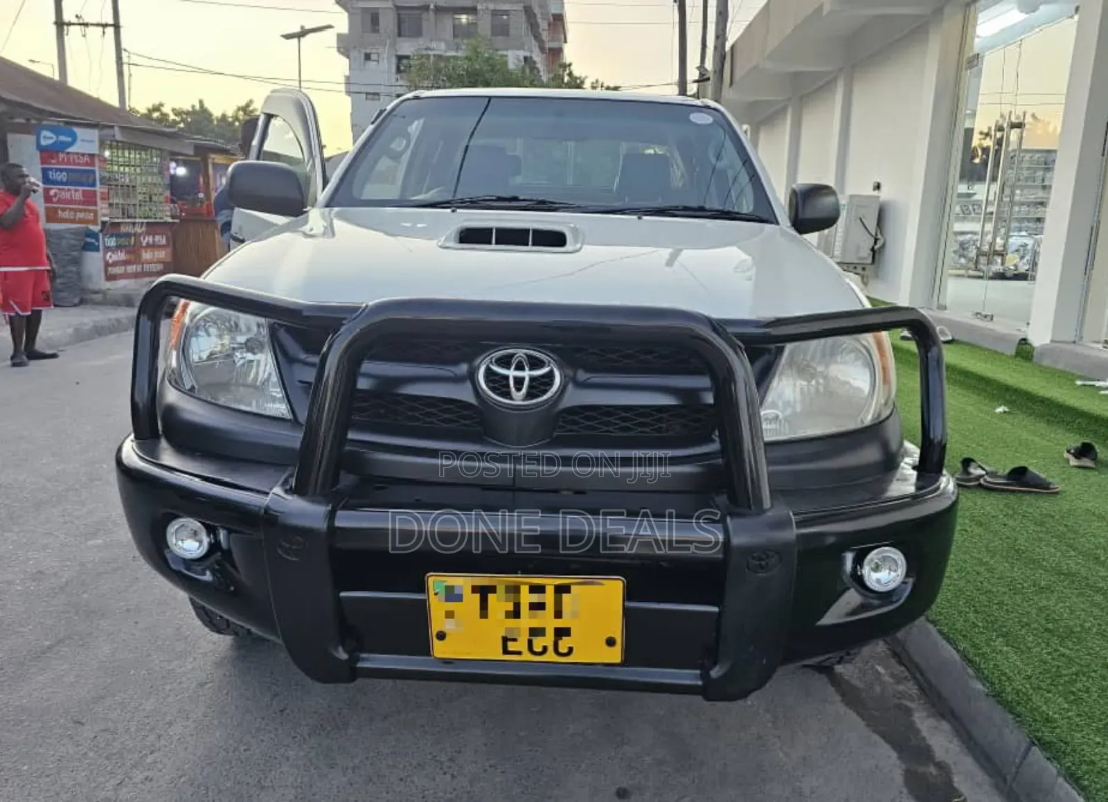 Toyota Hilux 2006 White