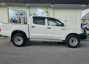 Toyota Hilux 2006 White