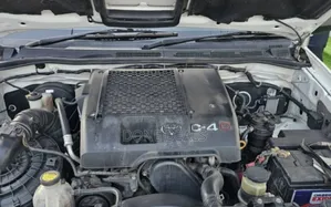 Toyota Hilux 2006 White