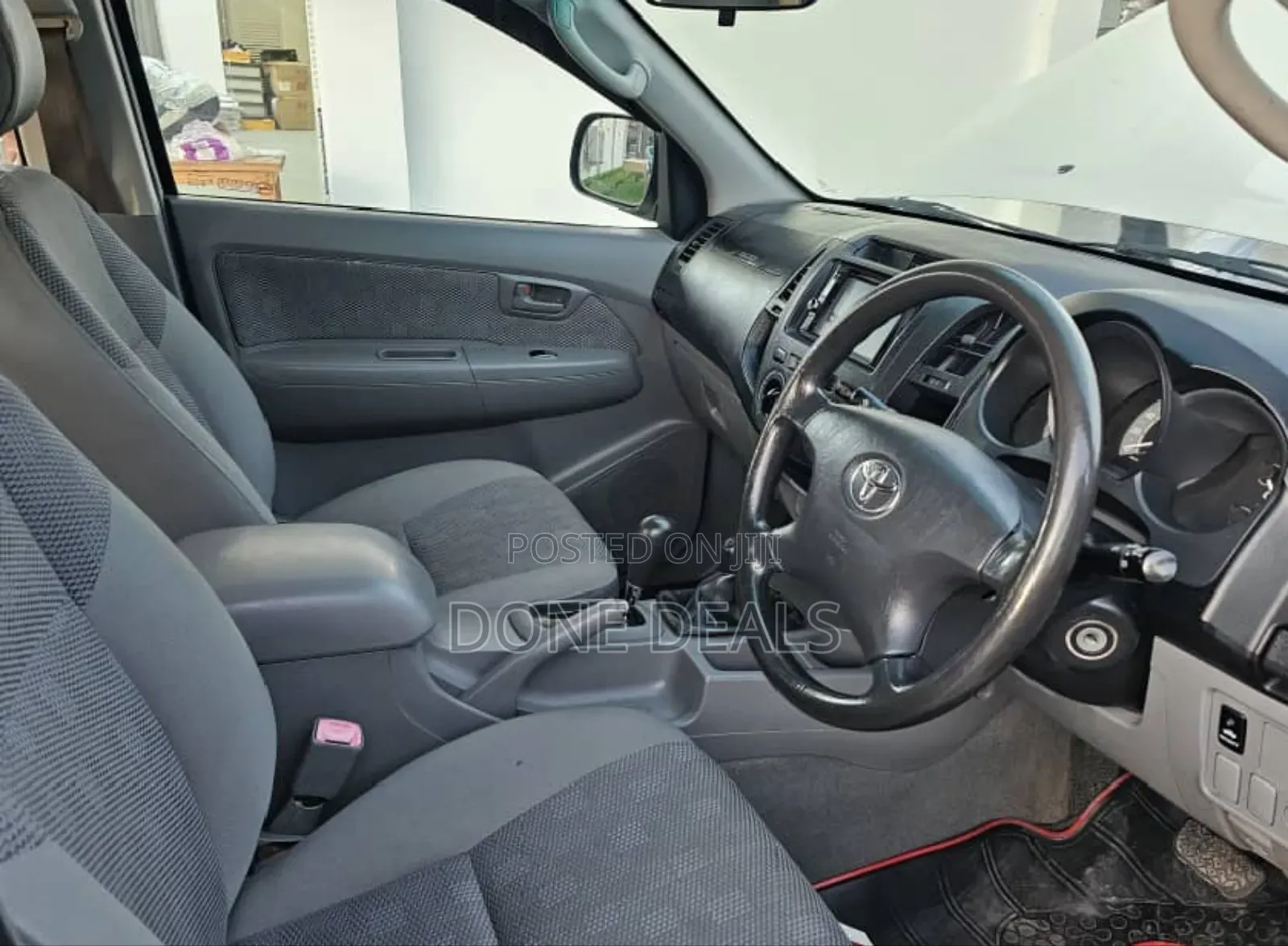 Toyota Hilux 2006 White