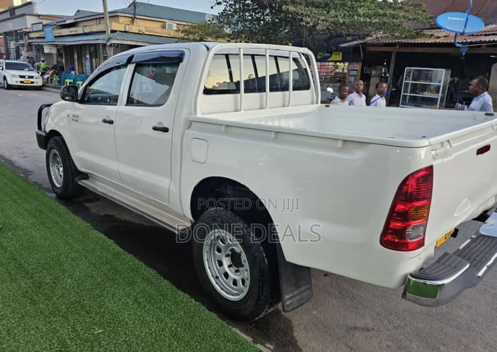 Toyota Hilux 2006 White