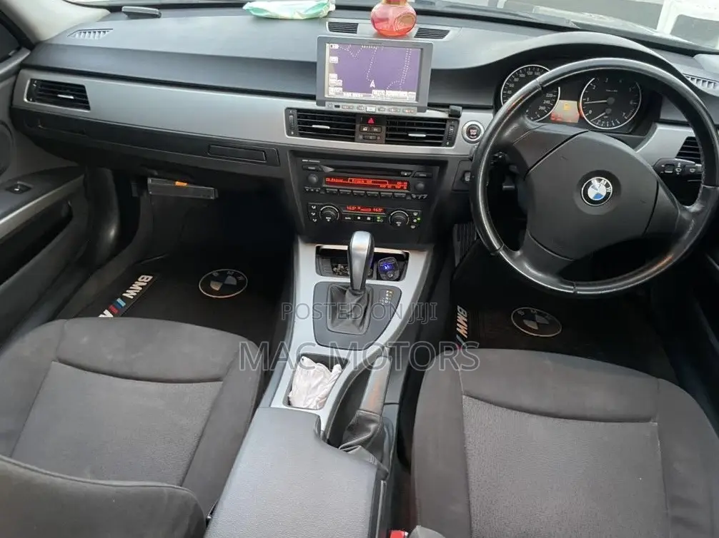 BMW 3 Series 320i RWD 2007 Blue