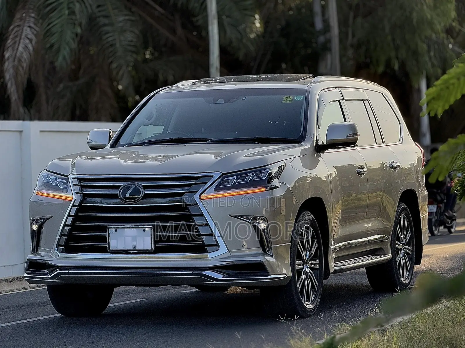 Lexus LX 570 (5 seats) AWD 2019 Beige