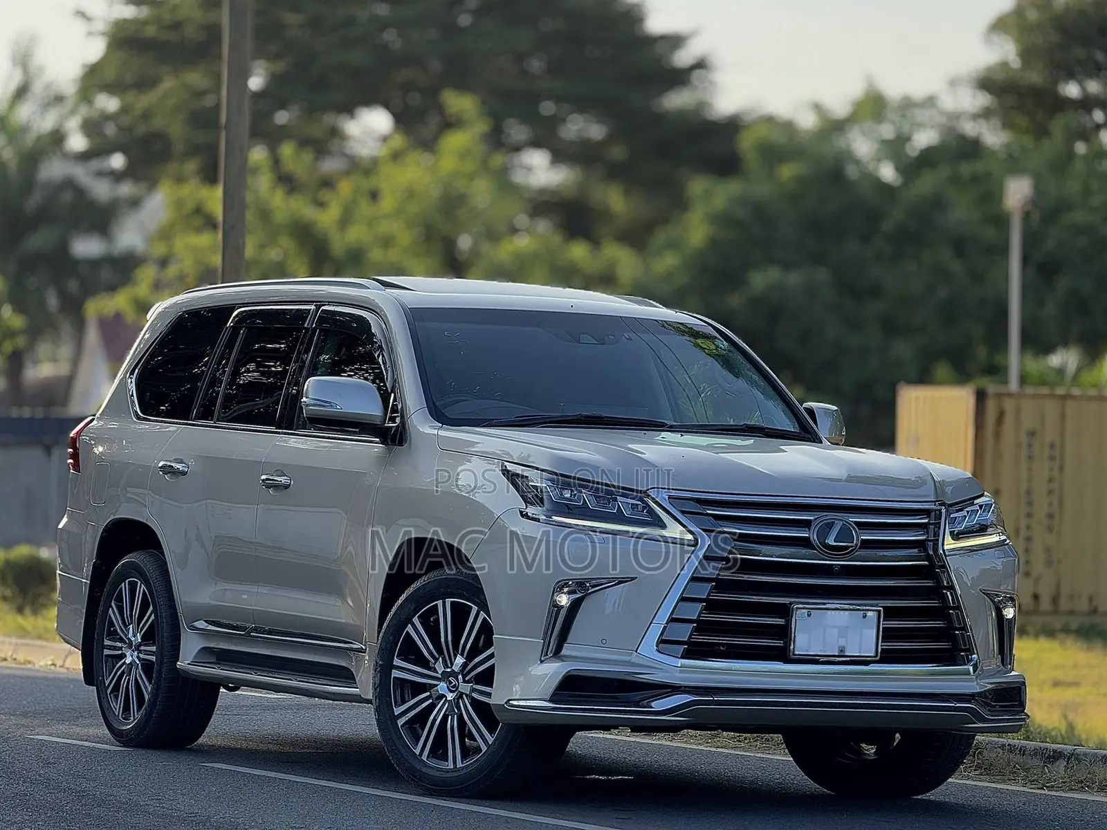 Lexus LX 570 (5 seats) AWD 2019 Beige