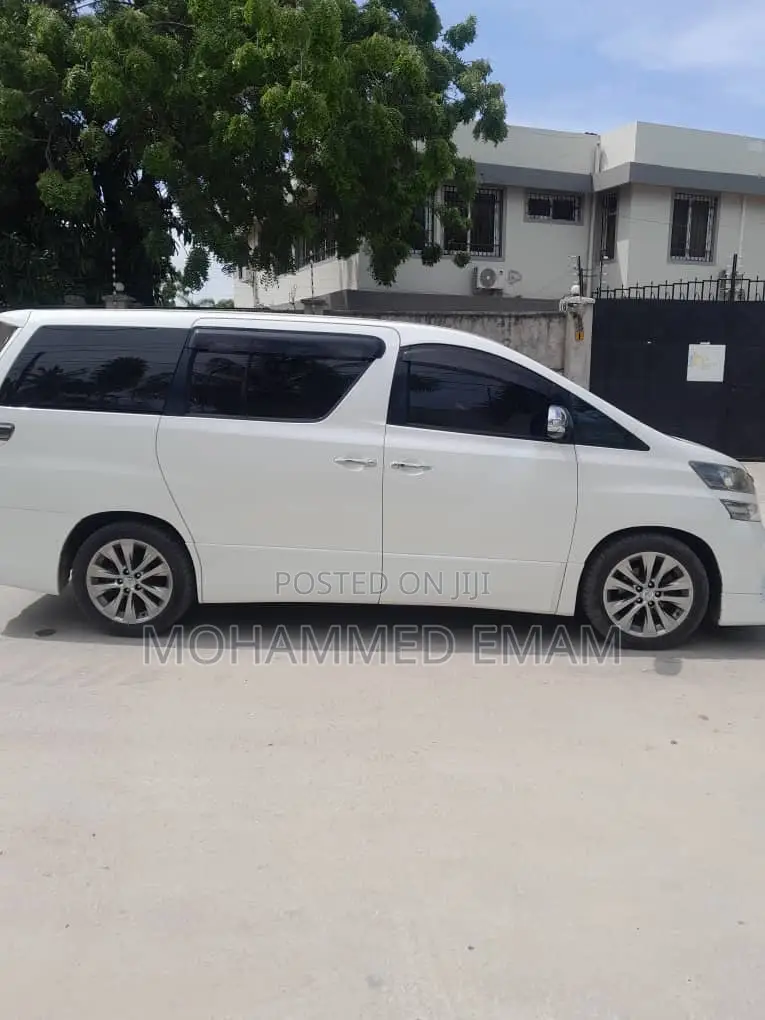 Car Rental / Kukodisha / Toyota