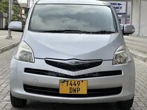 Toyota Ractis 2006 Silver