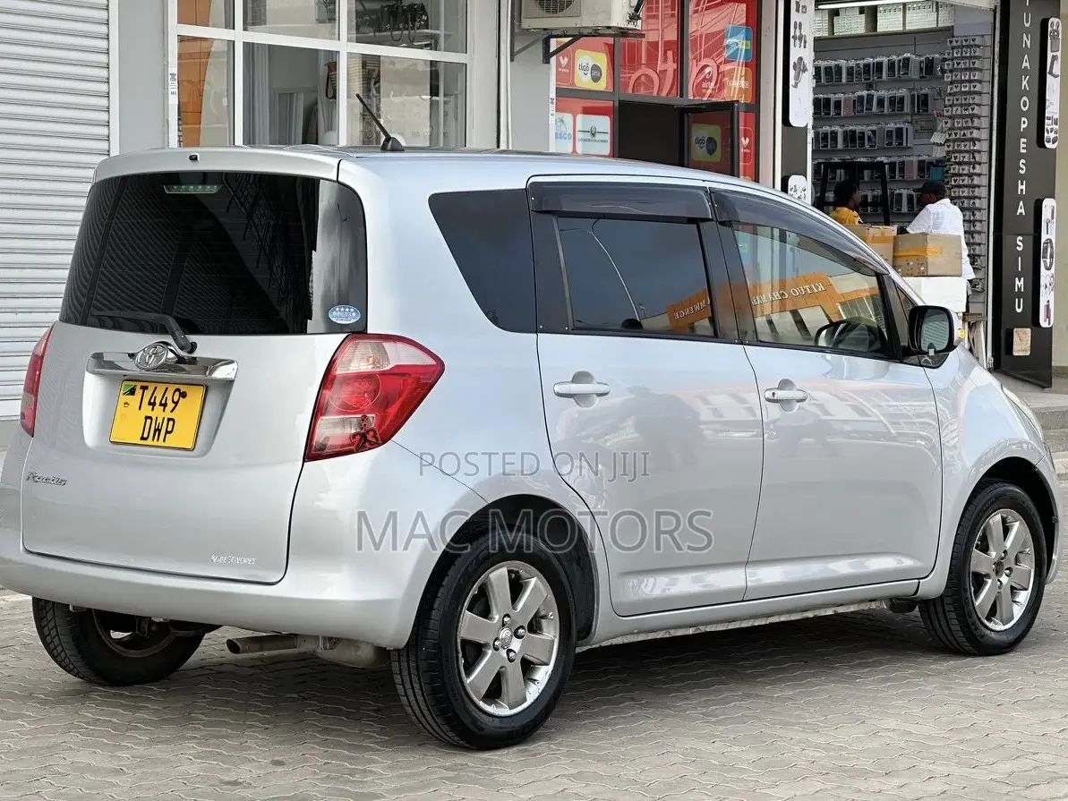 Toyota Ractis 2006 Silver