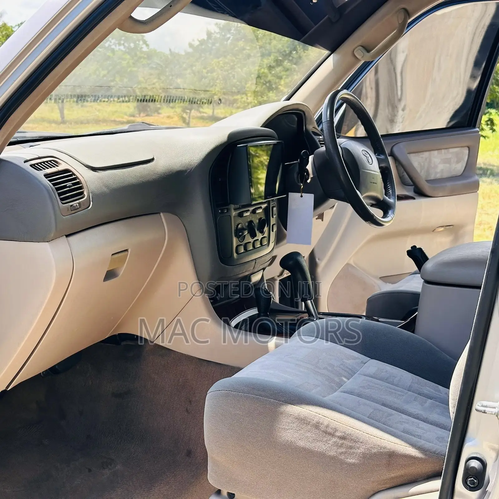 Toyota Land Cruiser 2000 Beige