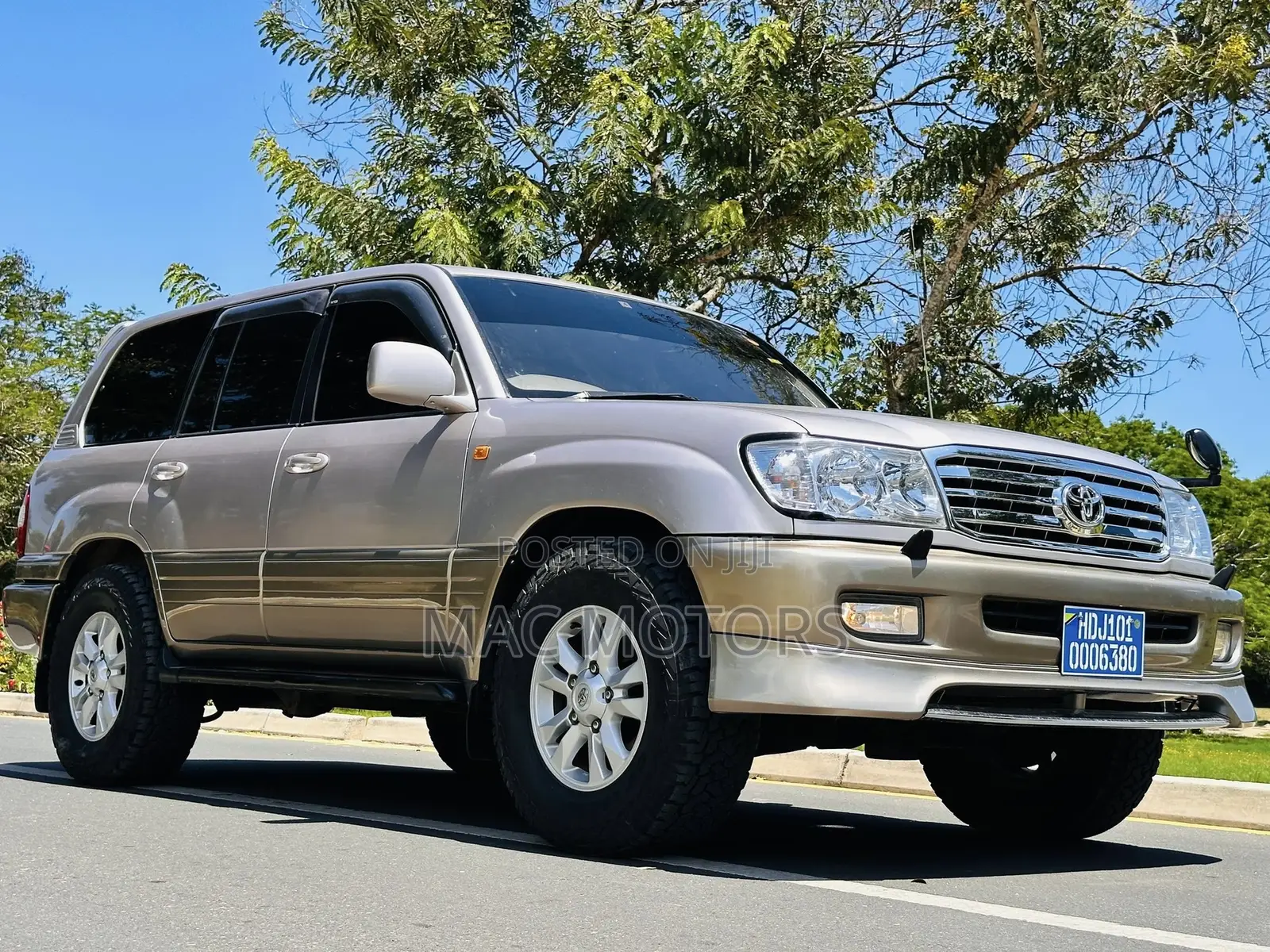 Toyota Land Cruiser 2000 Beige
