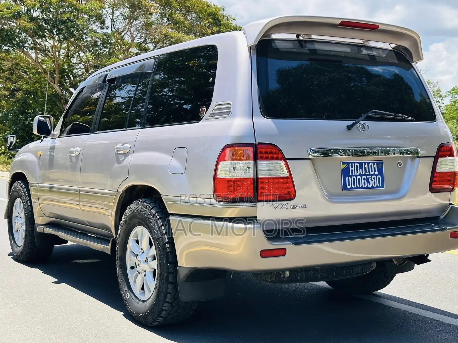 Toyota Land Cruiser 2000 Beige