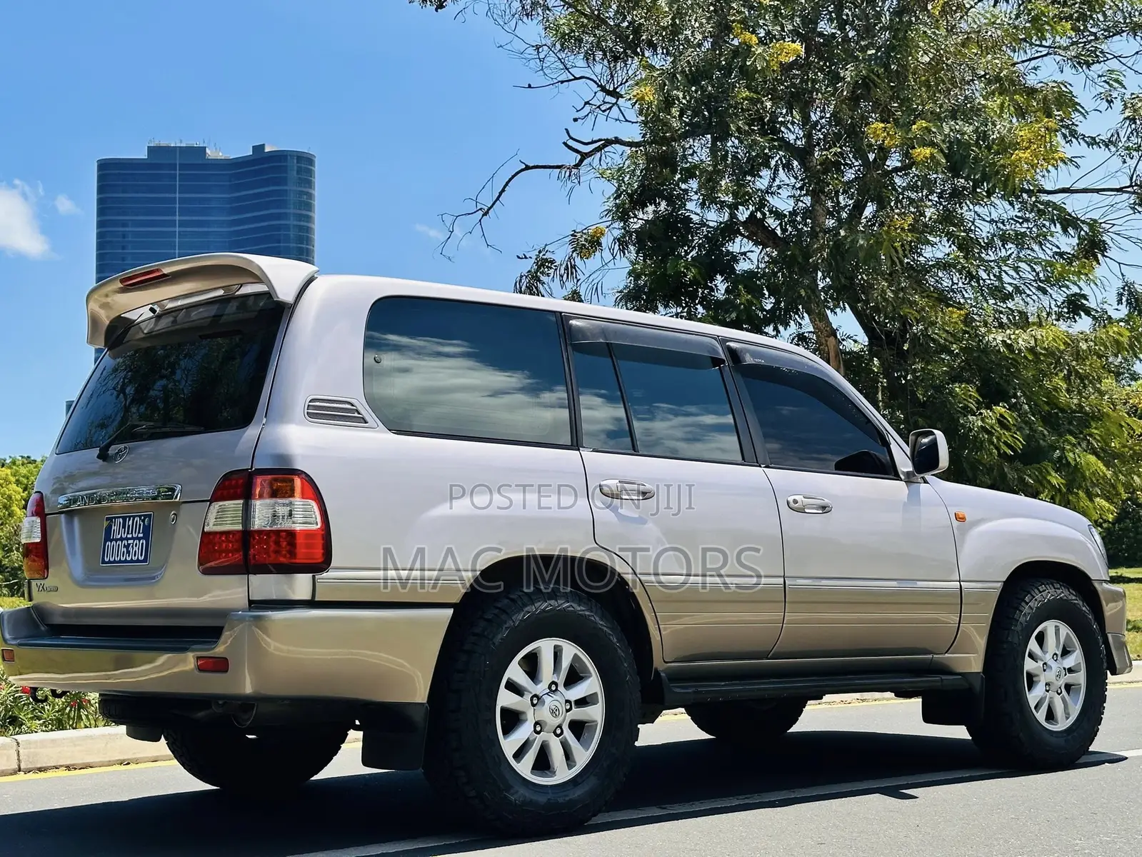 Toyota Land Cruiser 2000 Beige
