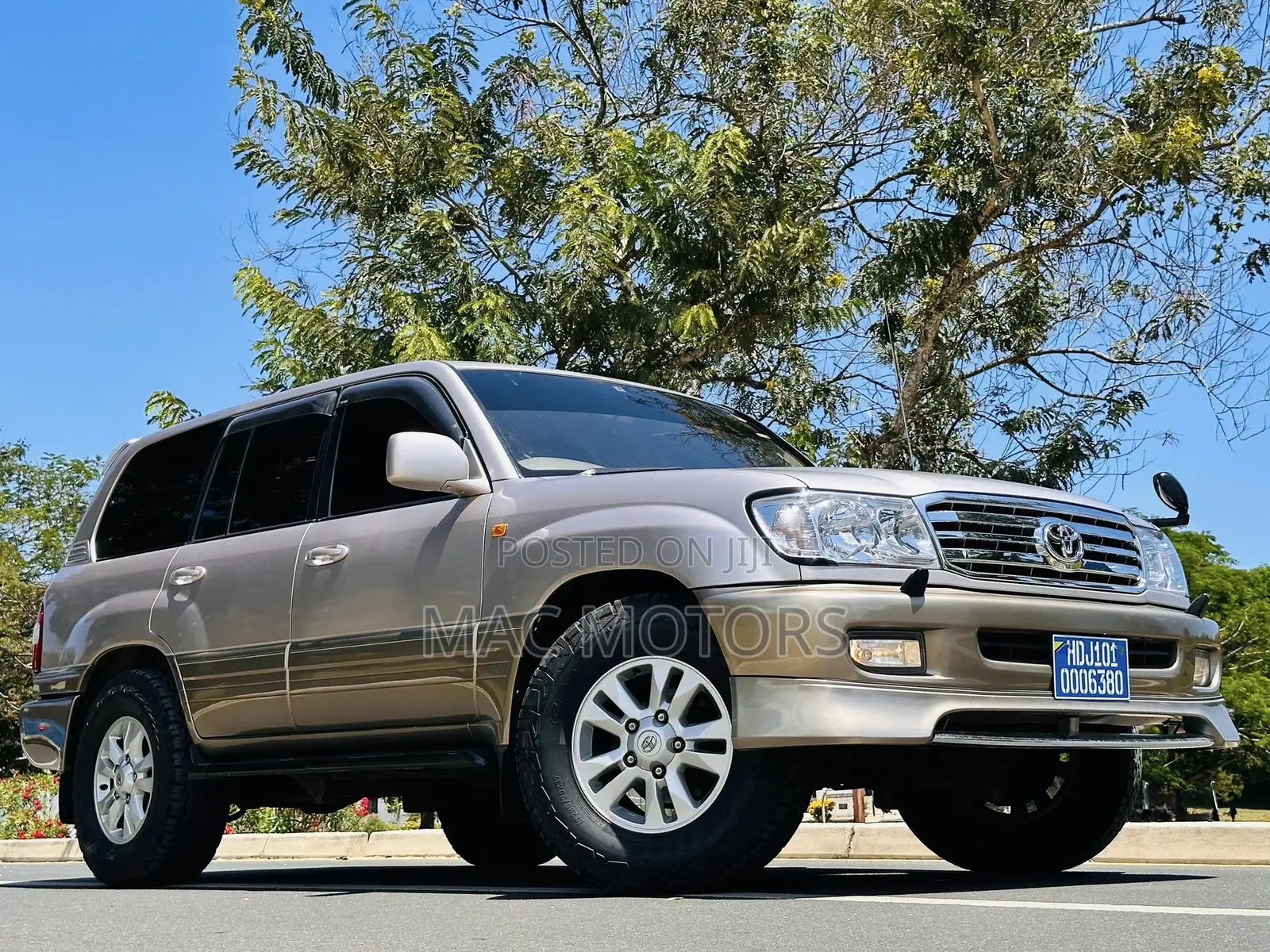 Toyota Land Cruiser 2000 Beige