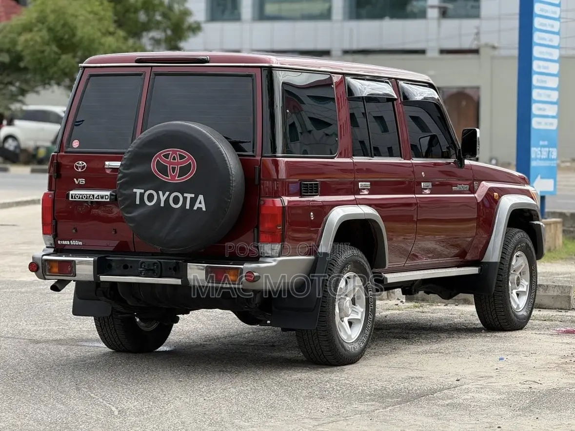 Toyota Land Cruiser 2015 Burgundy