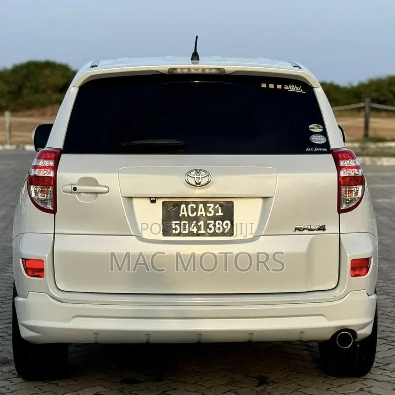 Toyota RAV4 2.4 2008 White