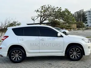 Toyota RAV4 2.4 2008 White