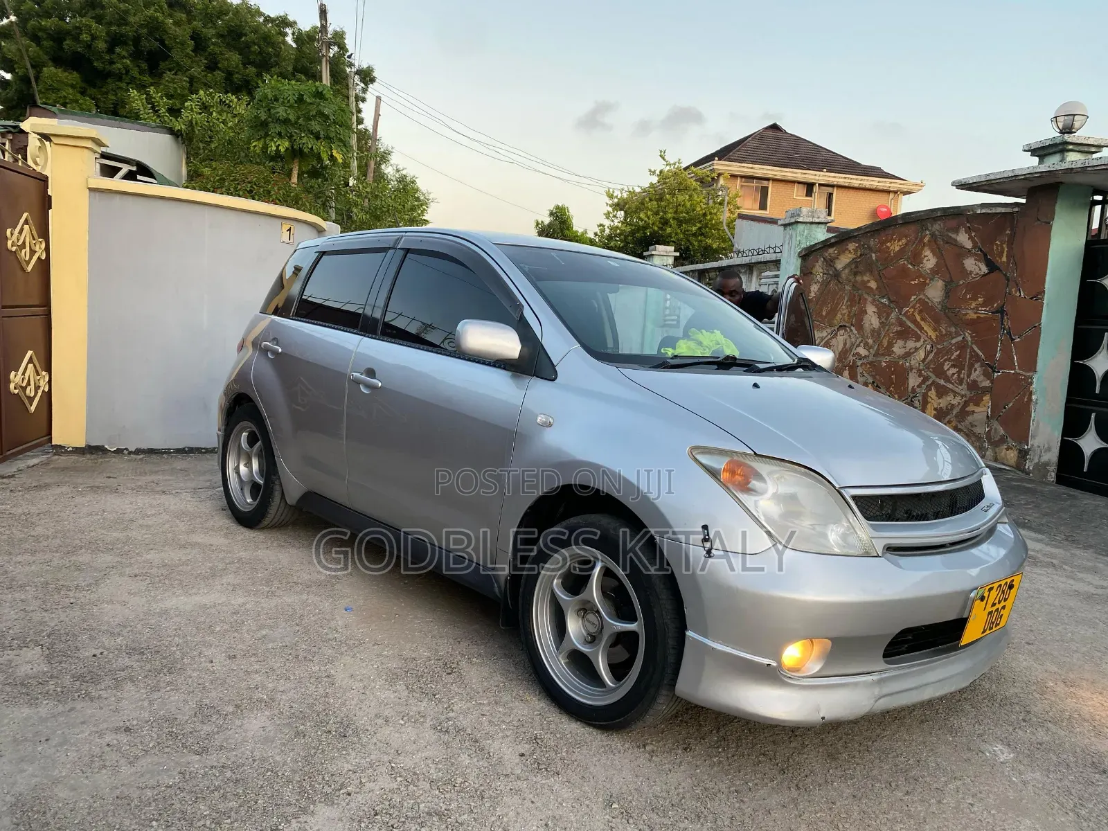 Toyota IST 2004 Silver