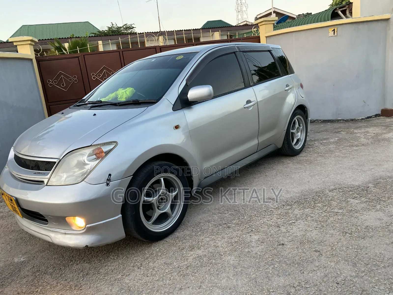 Toyota IST 2004 Silver