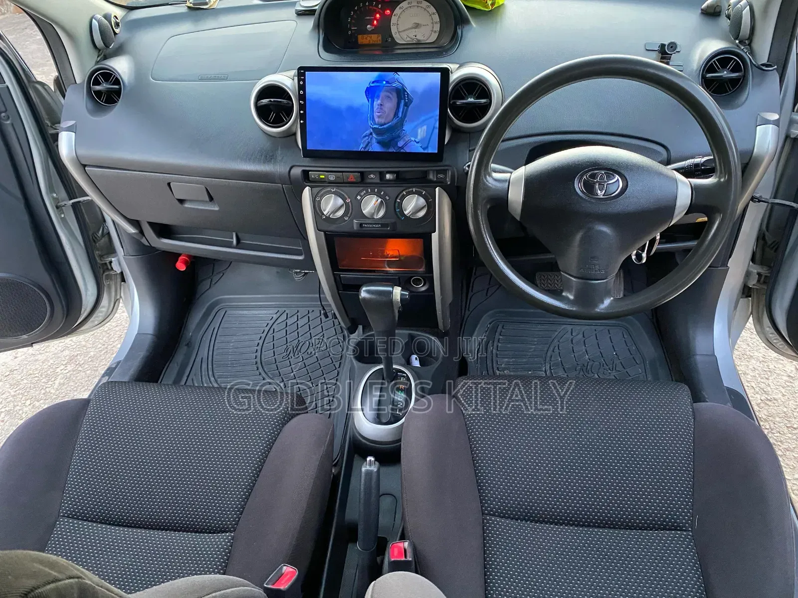 Toyota IST 2004 Silver