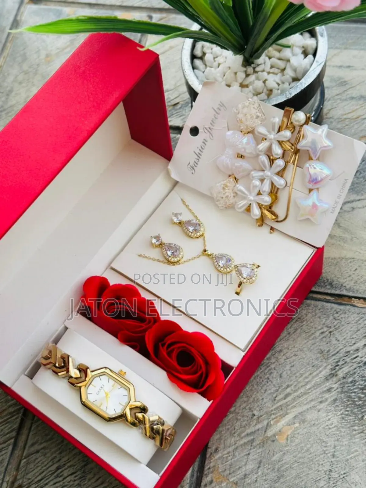 Ladies Valentine Comb New