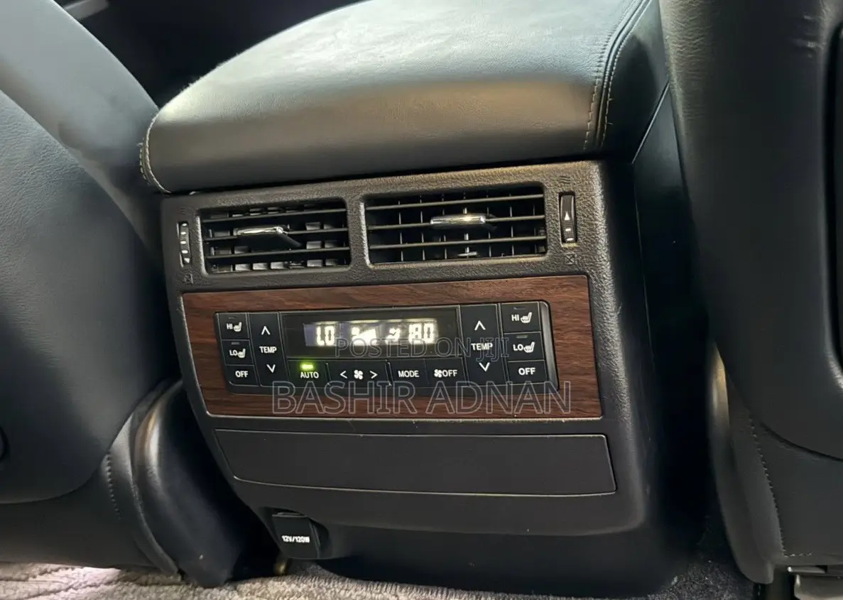 Toyota Land Cruiser 4.6 V8 ZX 2017 Burgundy