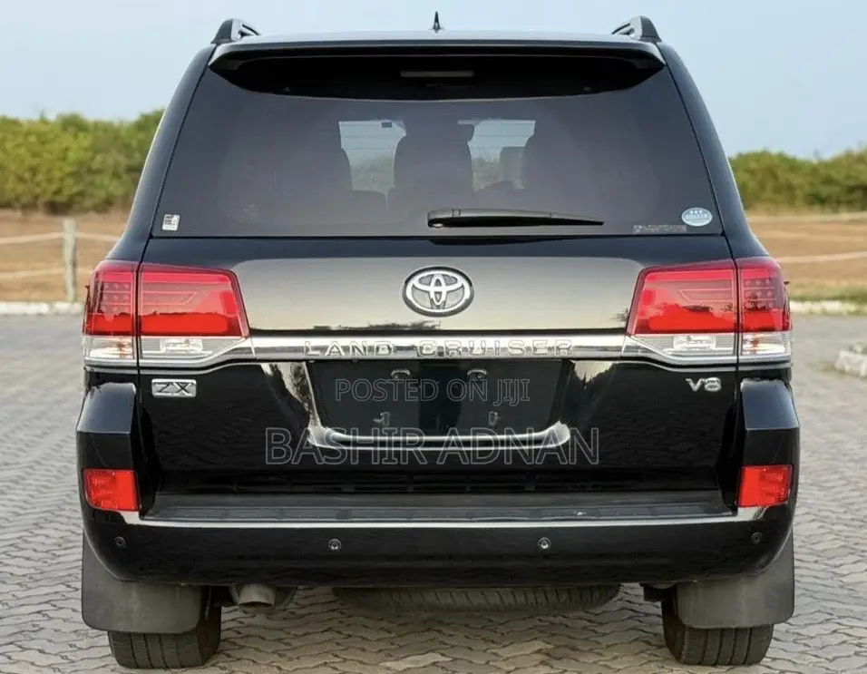 Toyota Land Cruiser 4.6 V8 ZX 2017 Burgundy