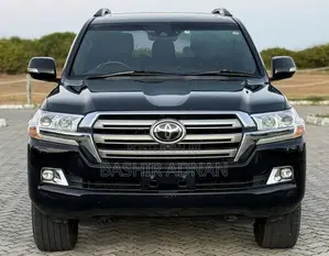 Toyota Land Cruiser 4.6 V8 ZX 2017 Burgundy