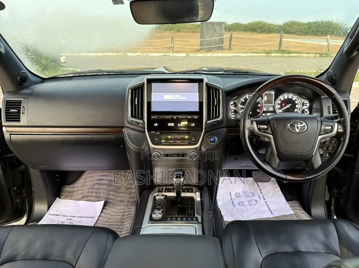 Toyota Land Cruiser 4.6 V8 ZX 2017 Burgundy