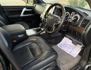 Toyota Land Cruiser 4.6 V8 ZX 2017 Burgundy