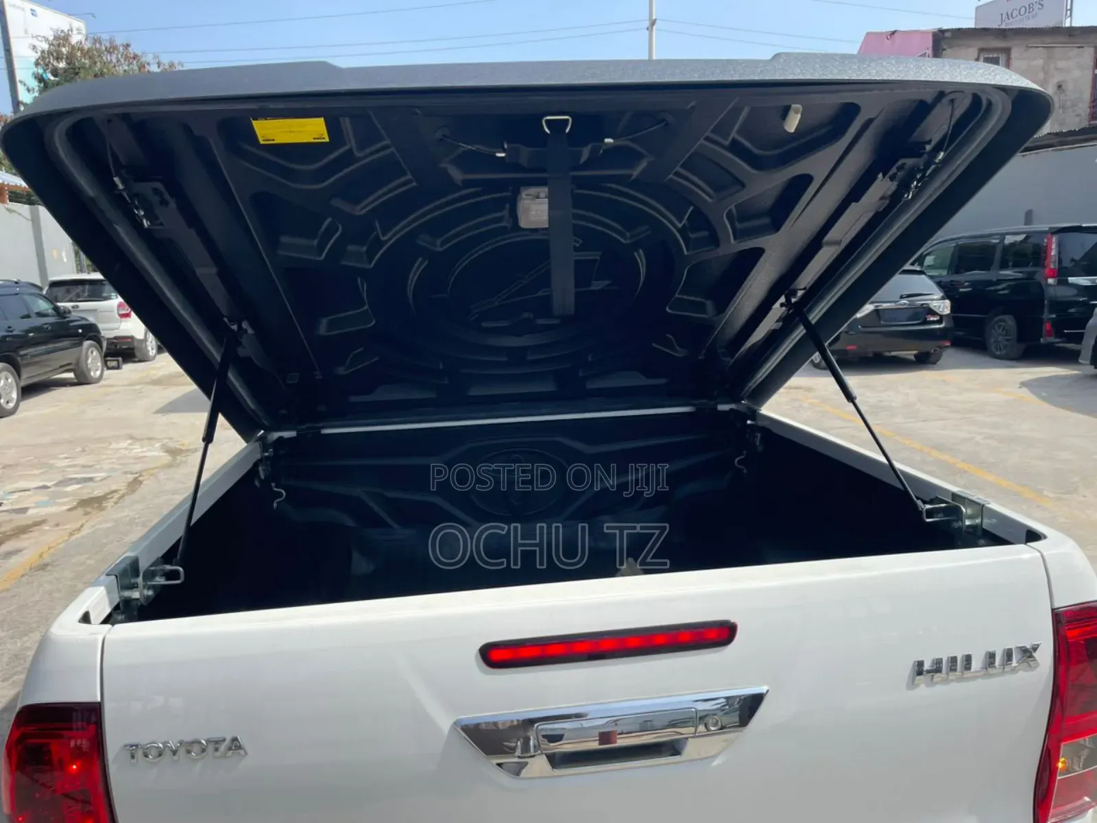 Toyota Hilux 2017 White