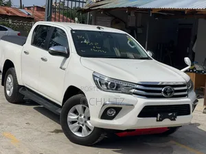 Toyota Hilux 2017 White