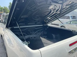 Toyota Hilux 2017 White