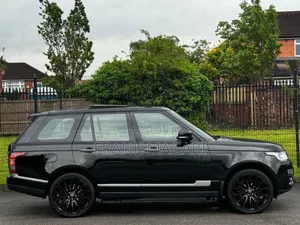 Land Rover Range Rover Vogue 2016 Black