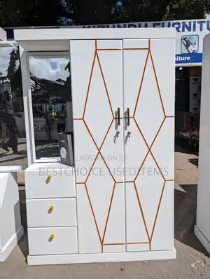 Kabati La Milango Mitatu Mpya Na Unachagua Tukupe