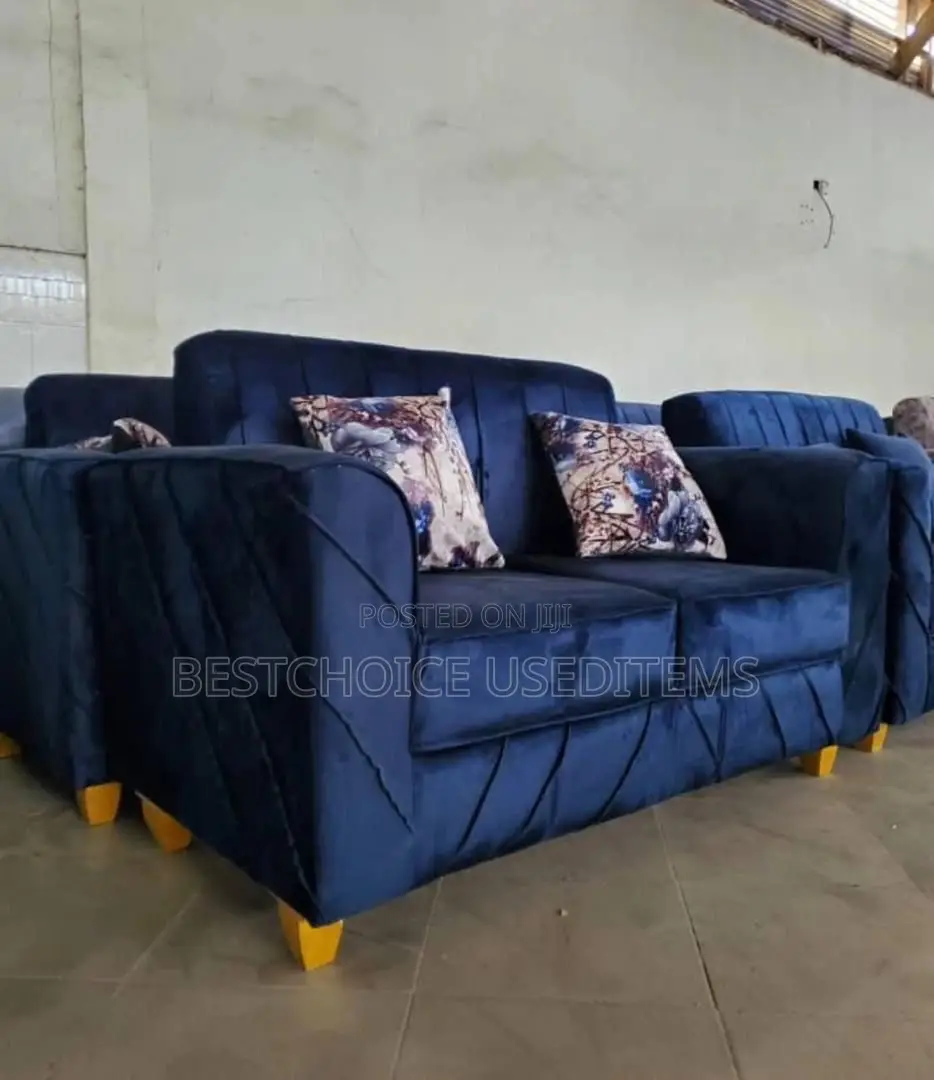 Sofa La Mbili Rangi Tofauti Tofauti Chaguwa Tukuleteee