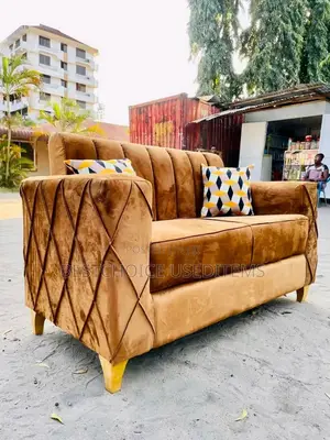 Sofa La Mbili Rangi Tofauti Tofauti Chaguwa Tukuleteee