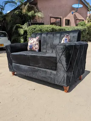 Sofa La Mbili Rangi Tofauti Tofauti Chaguwa Tukuleteee