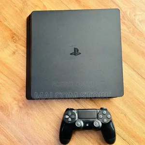Playstation 4 Slim