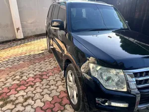 Mitsubishi Pajero 2015 Black
