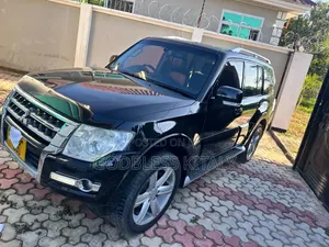 Mitsubishi Pajero 2015 Black
