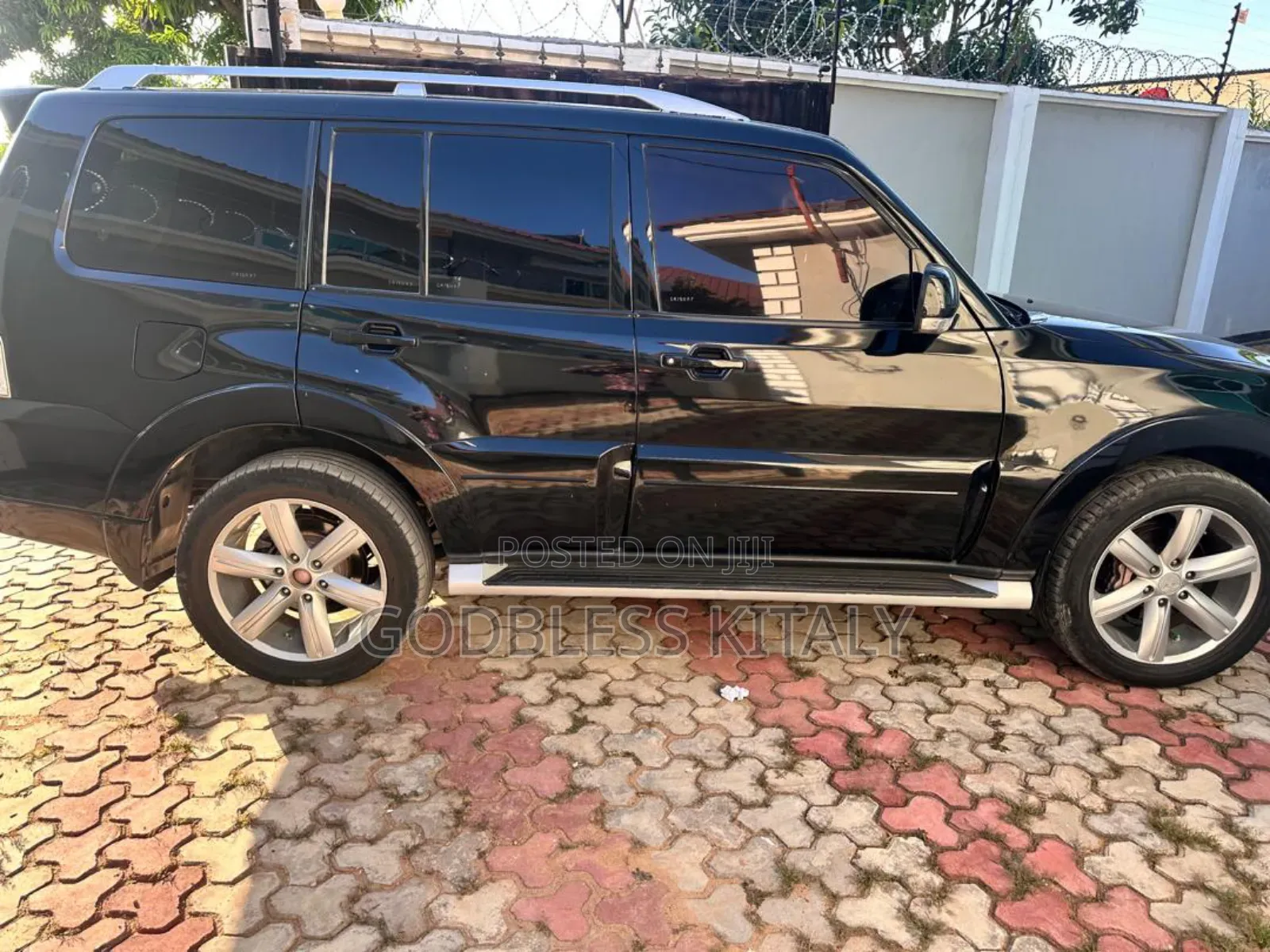 Mitsubishi Pajero 2015 Black